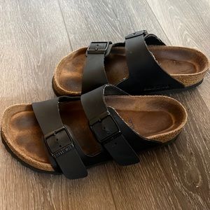 Black leather Birkenstock sandals 36 (fits 6-6.5)